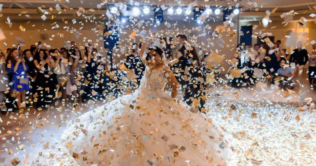 wedding dance money confetti