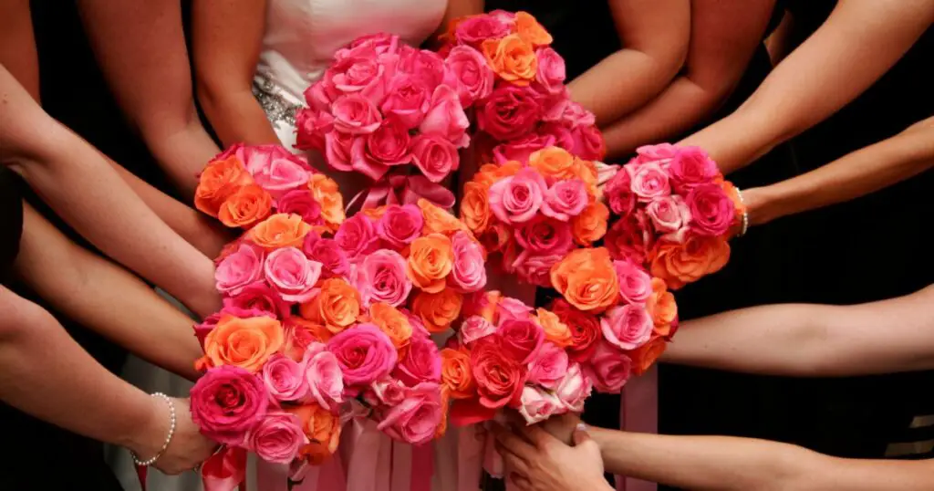 wedding flowers roses bride bridesmaid