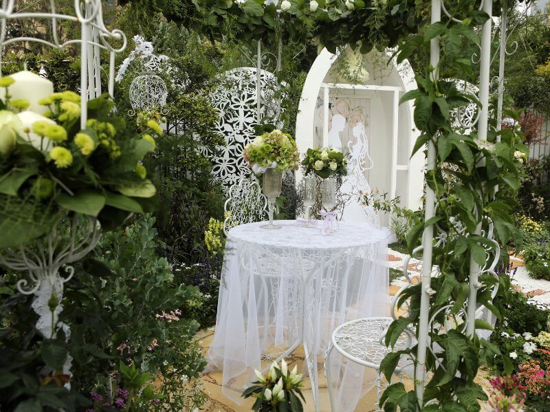 Outdoor wedding venues - garden & nature wedding