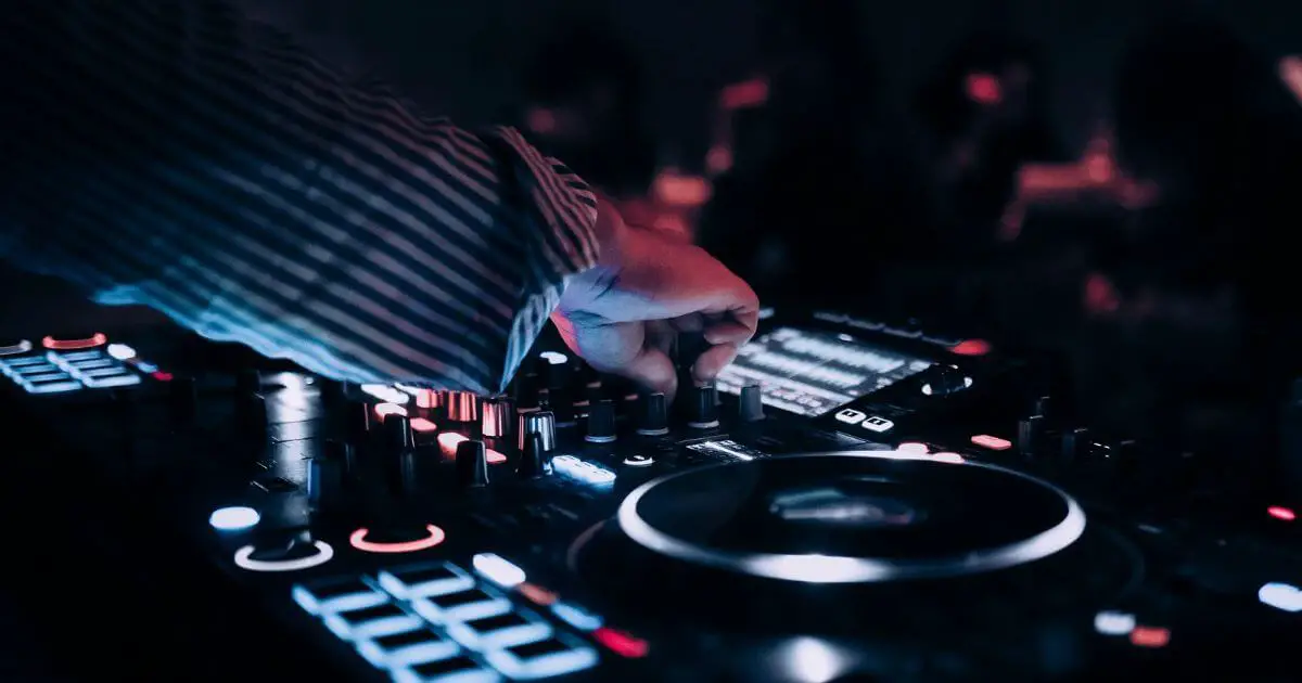 Wedding DJ Services in the Philippines: Guide to Creating the Perfect Party Atmosphere