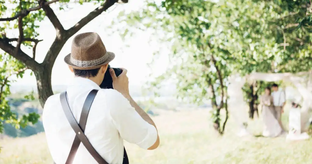 wedding photography cameraman bride groom