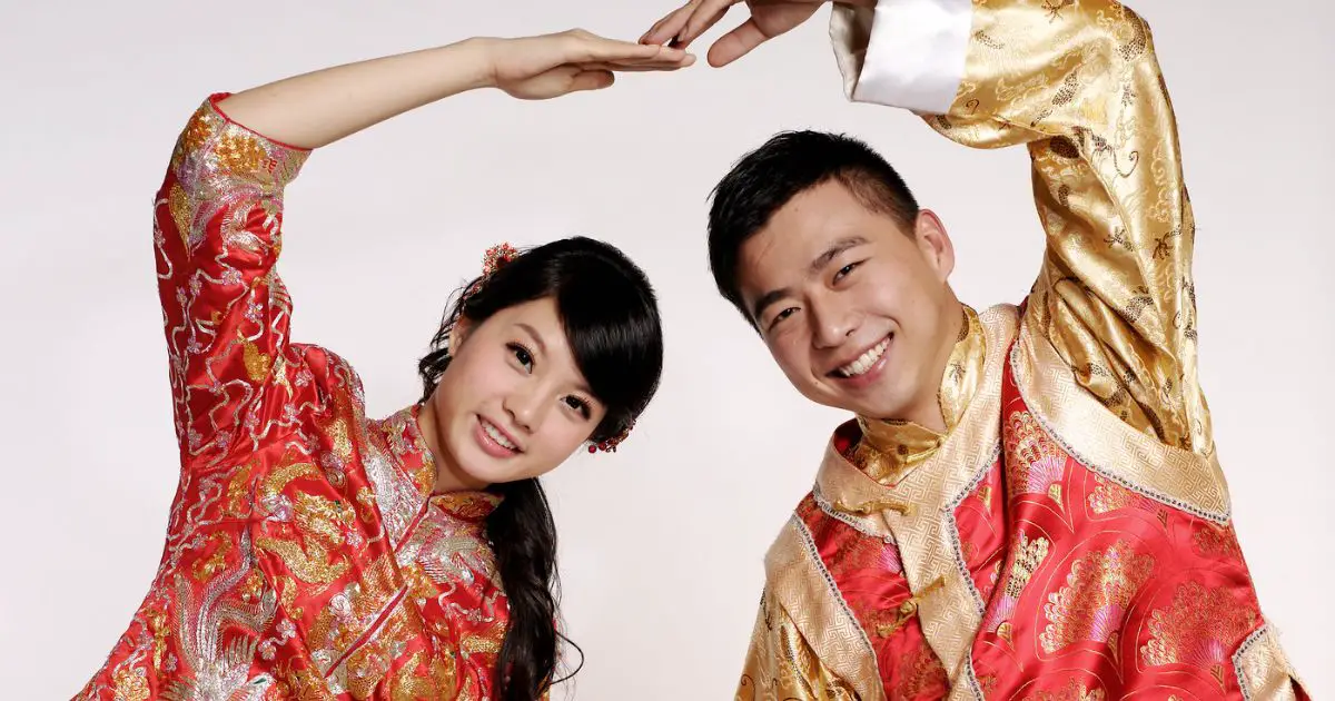 chinese-filipino wedding couple